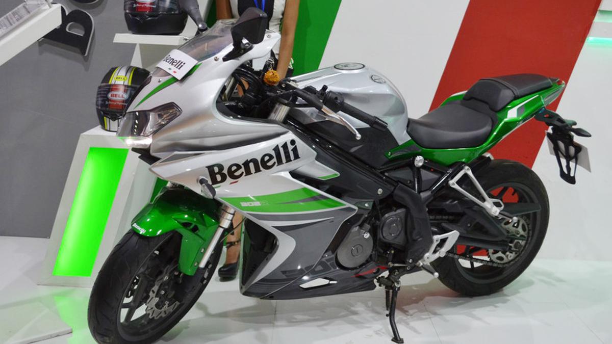 Benelli 302R Terbaru Goda Publik NADA Auto 2017 - Berita Otosia.com
