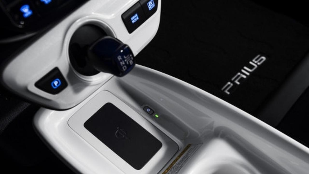 Detail Toyota Prius 2016, tampilan keren dan elegan!
