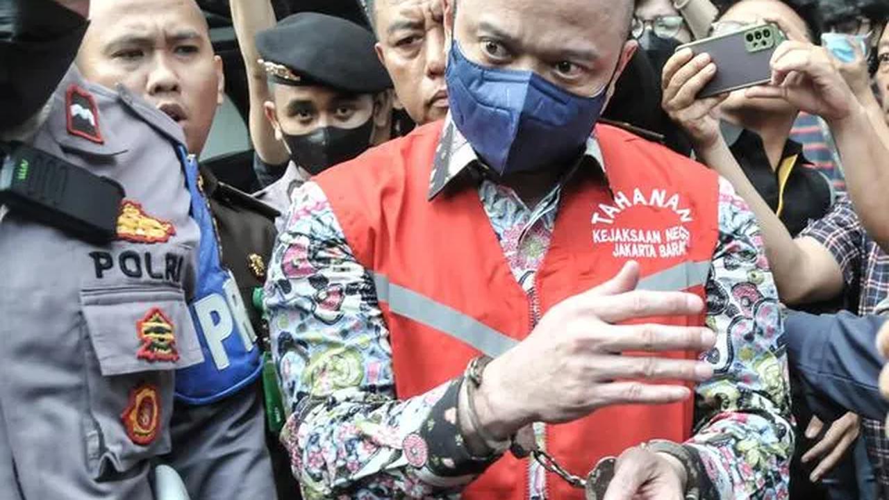 Dalam perkara tersebut melibatkan tiga anggota polisi lainnya dan tiga sipil, yakni mantan Kapolres Bukittinggi AKBP Dody Prawiranegara, Kompol Kasranto, Aiptu Janto Parluhutan Situmorang, Linda Pujiastuti, Muhammad Nasir, dan Syamsul Maarif.