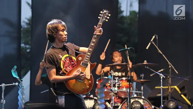 Kolaborasi Bareng Band Metal, Eross Sheila On 7 Tampil Sangar