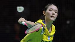 Pebulu tangkis tunggal putri Thailand, Pitchamon Opatniput mengembalikan kok ke arah wakil China, Chen Yu Fei saat laga final Indonesia Masters 2026 yang berlangsung di Istora, Senayan, Jakarta, Minggu (25/01/2026). (Bola.com/Bagaskara Lazuardi)