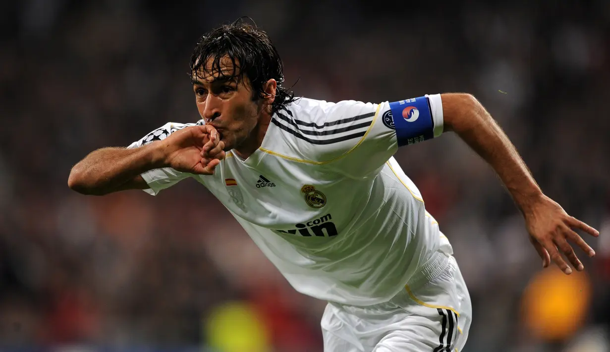 3. Raul Gonzalez (71 gol) - Salah satu legenda Real Madrid ini sangat produktif dalam mencetak gol di kompetisi Liga Champions. Raul Gonzalez tercatat telah mencetak 71 gol di Liga Champions bersama Real Madrid dan Schalke. (AFP/Javier Soriano)