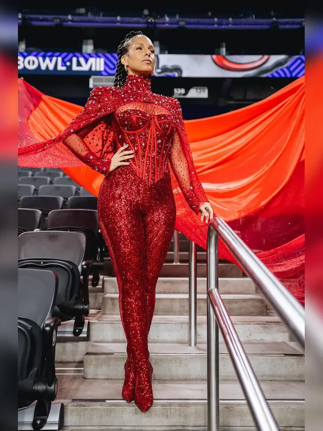 Gaya Duet Maut Alicia Keys dan Usher Gebrak Super Bowl, Tampil Bersinar dengan Outfit Bertabur Ribuan Kristal