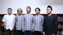 "Kalau di panggung udah biasa sama D'Masiv. Tapi kali ini sebulan sekali kita kosongkan waktu kita lebih mengenal masjid dan mencintai Al-Qur'an," tukas Rian D'Masiv. (Nurwahyunan/Bintang.com)