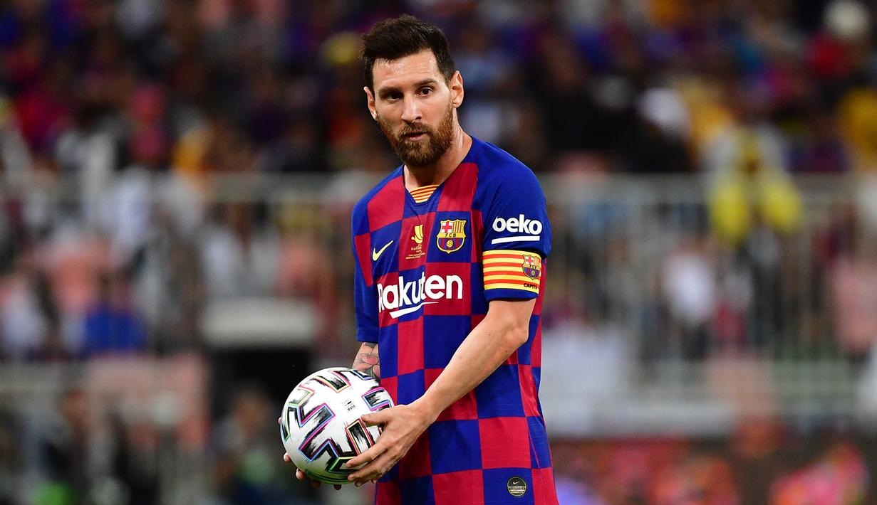 4. Lionel Messi (33 tahun) - Ketajaman Lionel Messi tampaknya belum akan melemah meski telah memasuki usia 33 tahun. Bahkan pada musim lalu, pemain asal Argentina ini menjadi top skor Liga Spanyol dengan torehan 25 gol dan 21 assist dari 33 penampilannya bersama Barcelona. (AFP/Giuseppe Cacace)