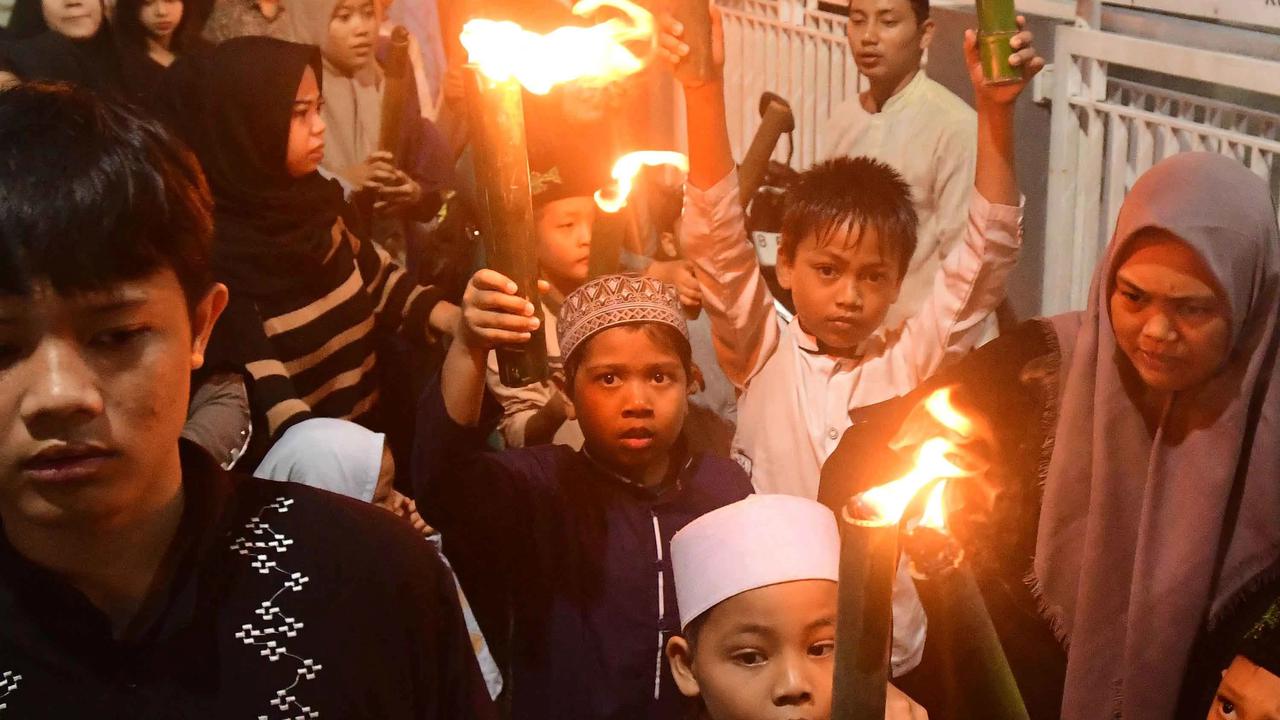 FOTO: Antusias Anak Anak Ramaikan Pawai Obor Ramadhan