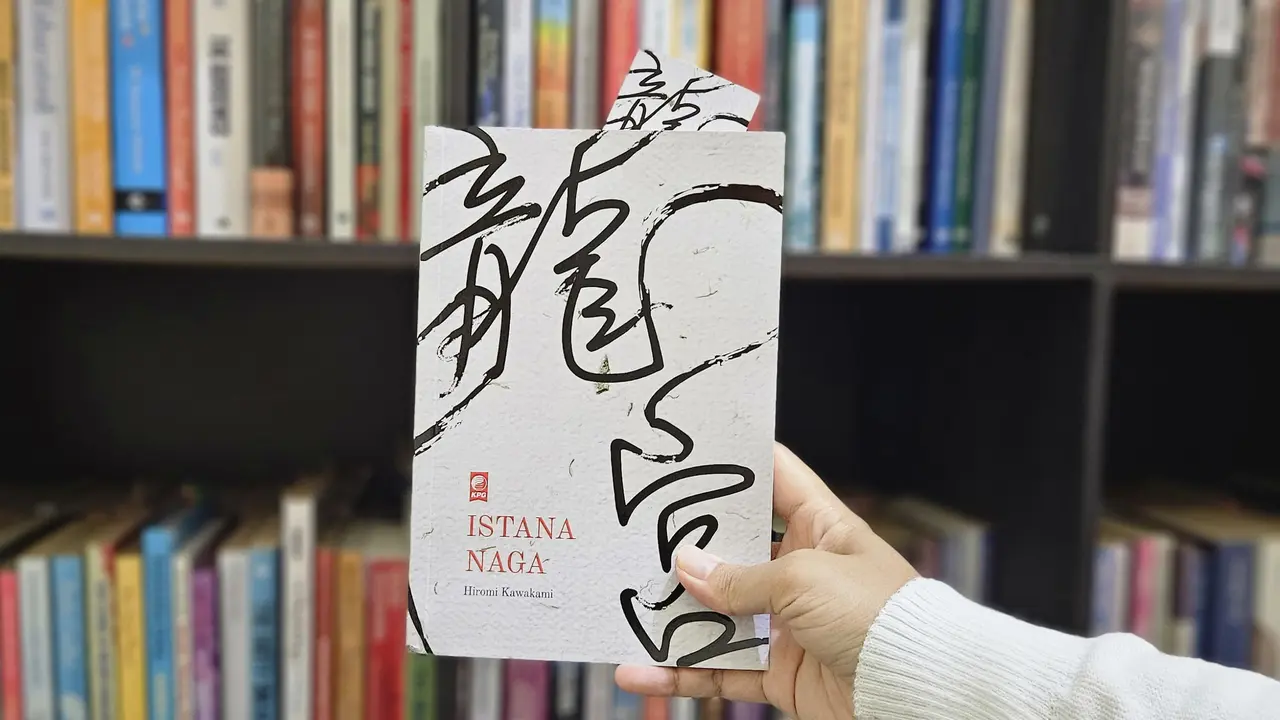 Buku Istana Naga