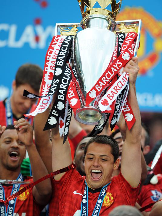 Bersama The Red Devils, pemain yang juga pernah memperkuat Real Madrid ini berhasil memenangi masing-masing dua gelar Premier League dan Community Shield. (EPA/Peter Powell)
