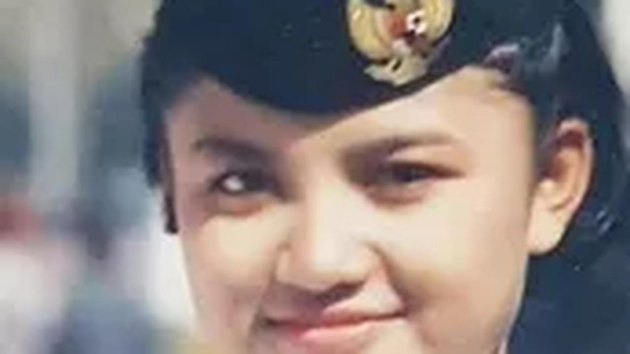 Eks Presenter TV Tina Talisa Ternyata Mantan Paskibra, ini Potretnya 28 Tahun lalu saat Kelas 2 SMA