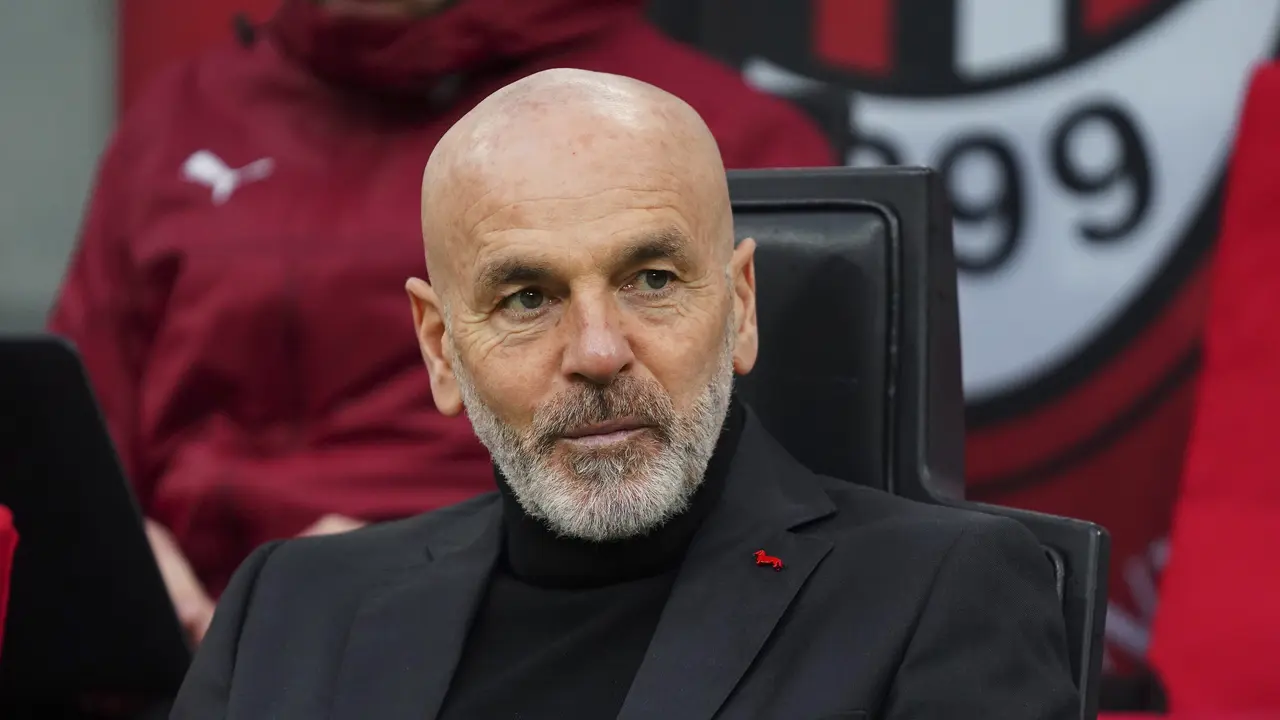 Bantai Crotone 4-0,  AC Milan Rebut Kembali Puncak Klasemen