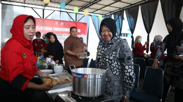 Penyandang Disabilitas di Kendari Isi Momen Ramadhan dengan Pelatihan Wirausaha Bersama Mensos Risma. Foto: Kemensos.