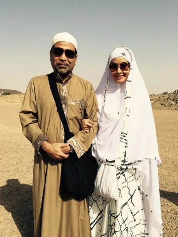 Elma Theana dan Julianda Barus