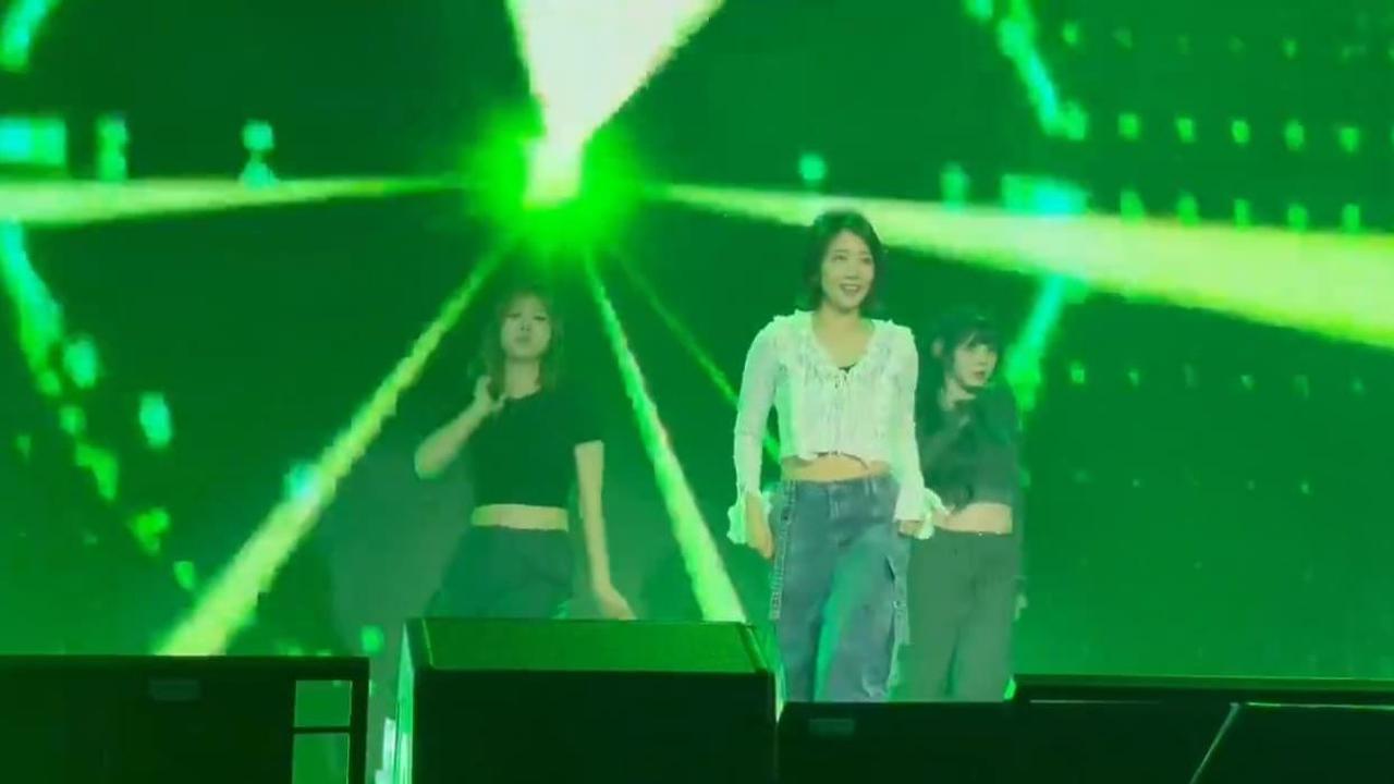 7 Potret Park Shin-Hye Manggung dan Cover Dance Lagu Jennie dengan Lincah, Aksinya Curi Perhatian