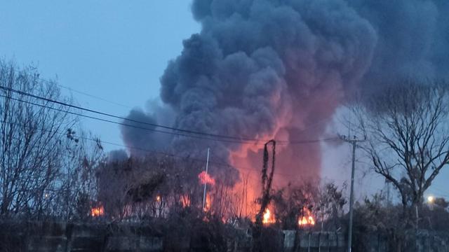 Saat Menteri ESDM Arifin Tasrif Tinjau Lokasi Kebakaran Tangki Minyak Pertamina Balongan