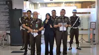 Kejagung Telusuri Kebenaran Grup WA Orang-Orang Senang Tersangka Korupsi Minyak Mentah