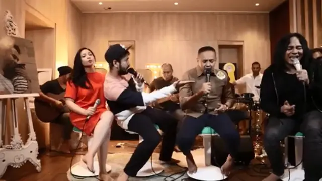 [Bintang] Raffi Ahmad, Nagita Slavina, dan Element Reunion