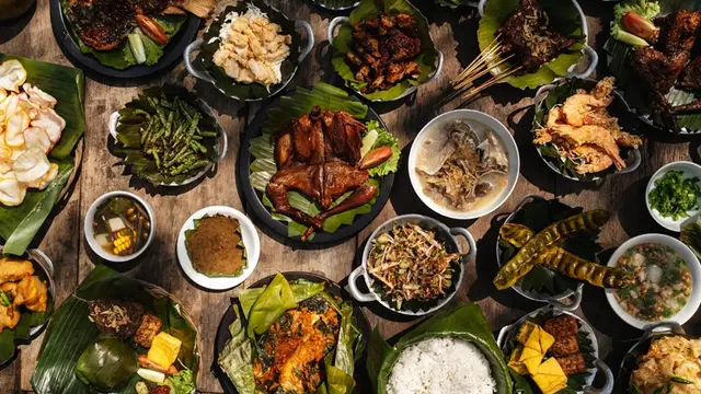 Imah Seniman: Kombinasi Kuliner dan Seni di Tepi Danau