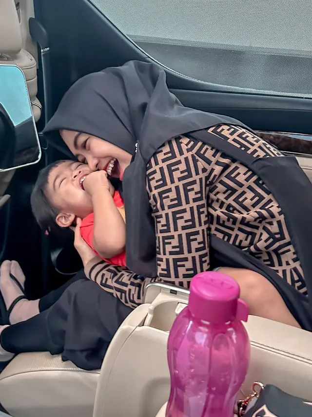 Ria Ricis Saat Asuh Moana