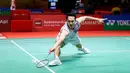 <p>Pebulu tangkis tunggal putra Indonesia, Jonatan Christie berusaha menjangkau kok pukulan dari wakil Jepang, Kenta Nishimoto pada laga perempat final Indonesia Masters 2025 di Istora Senayan, Jakarta, Jumat (24/01/2025). (Bola.com/Bagaskara Lazuardi)</p>