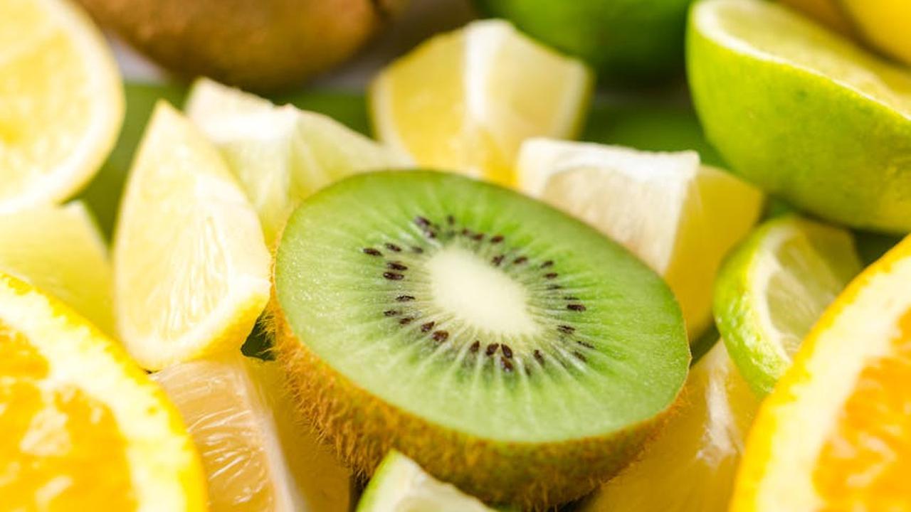Ilustrasi Kiwi, Lime, dan Jeruk