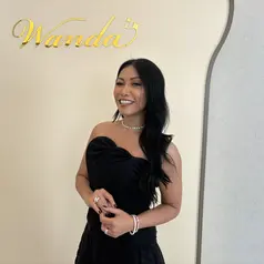 Anggun tampil mengenakan perhiasaan Wanda Jewelry. [Anisha/Fimela]