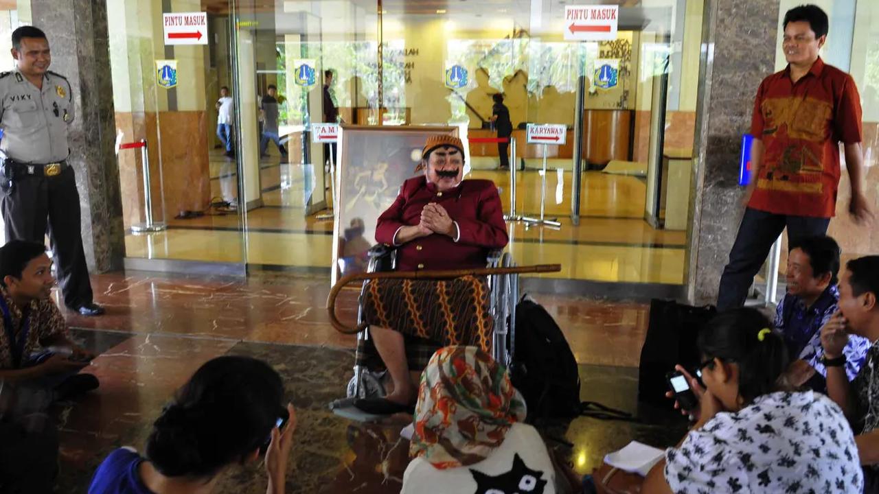 7. Kondisi Perekonomian Terpuruk hingga Harus Ngamen dan Jual Lukisan