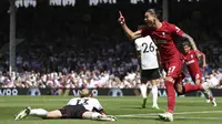Pada menit ke-51 Liverpool memasukkan Darwin Nunez menggantikan Roberto Firmino. Hasilnya, striker anyar asal uruguay itu mampu mencetak gol di laga debutnya bersama Liverpool di Liga Inggris untuk menyamakan skor 1-1 pada menit ke-64 melalui sontekan tumitnya usai menerima umpan datar Mohamed Salah. (AP/Ian Walton)