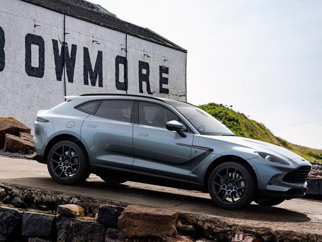 Aston Martin Dbx Bowmore Edition Cuma Ada 18 Unit Ini Kelebihannya Otomotif Liputan6 Com