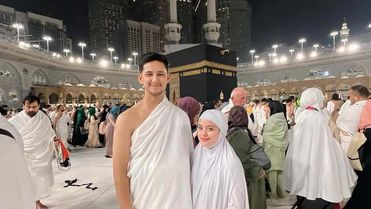 8 Momen Tasya Kamila Umrah Bareng Suami dan Bawa Dua Anak, Tampak Repot Tapi Tetap Bahagia
