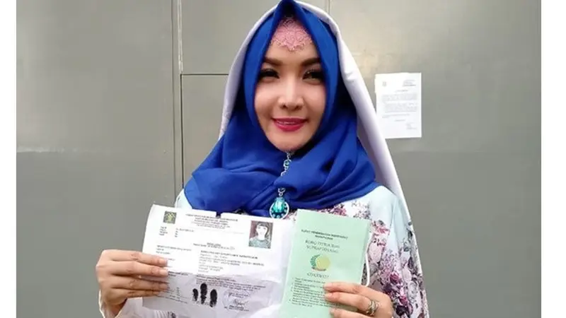 6 Potret Terbaru Roro Fitria dengan Berhijab, Bebas Karena Wabah Corona Covid-19