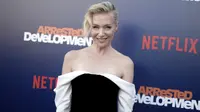 Portia de Rossi Beberkan Fakta Hubungan Brad Pitt dan Jennifer Aniston