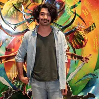 Reza Rahadian, sudah banyak membintangi judul film dengan karakter yang beraneka ragam. Membuat aktingnya bagus dan maksimal, ternyata bukan hal mudah baginya. Ia harus berusaha dengan keras untuk mencapainya. (Deki Prayoga/Bintang.com)