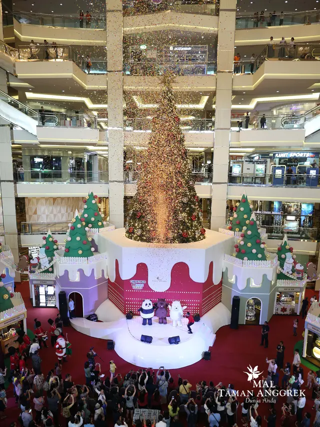 We Bare Bears di Taman Anggrek