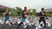 Mantan karateka Umar Syarief (tengah) menekuni Strong Nation. (Dokumentasi Umar Syarief)