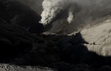Alami Erupsi dan Semburkan Abu Vulkanik, Ini Fakta Gunung Dukono di Maluku Utara