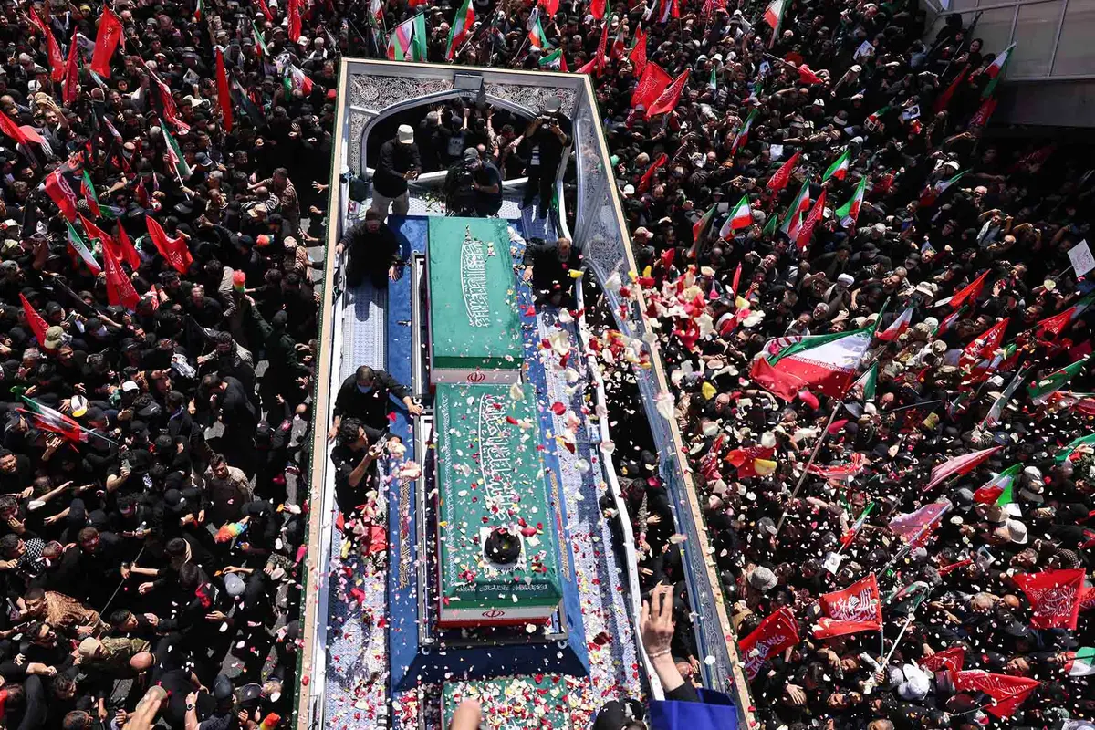 Jutaan Pelayat Antar Ali Khamenei Menuju Peristirahatan Terakhir