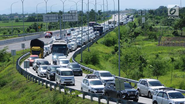 Pengalihan Arus, Pintu Tol Brebes Barat Padat