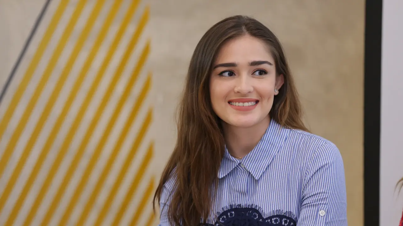 Hamil Anak Kedua, Ini 6 Potret Manis Yasmine Wildblood dengan Putri Pertamanya