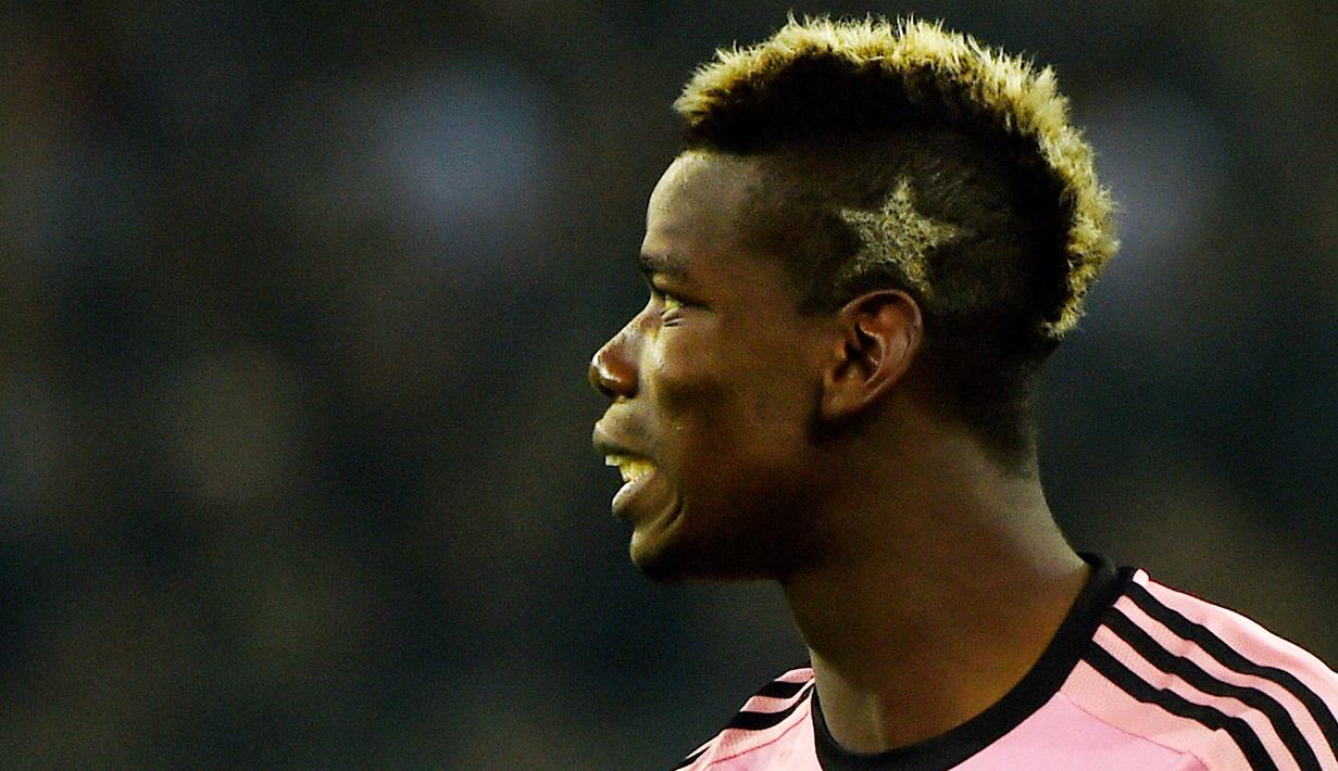 Berkat performa apiknya bersama Juventus, gelandang nyentrik ini mampu meraih penghargaan Golden Boy Award pada tahun 2013. (AFP/Patrik Stollarz)