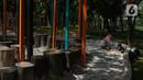 Anak-anak bermain di Tebet Eco Park, Tebet, Jakarta Selatan, Senin (15/8/2022). Pemprov DKI Jakarta membuka kembali Tebet Eco Park setelah ditutup sementara sejak Juni 2022 untuk perbaikan dan perawatan fasilitas taman. (Liputan6.com/Herman Zakharia)
