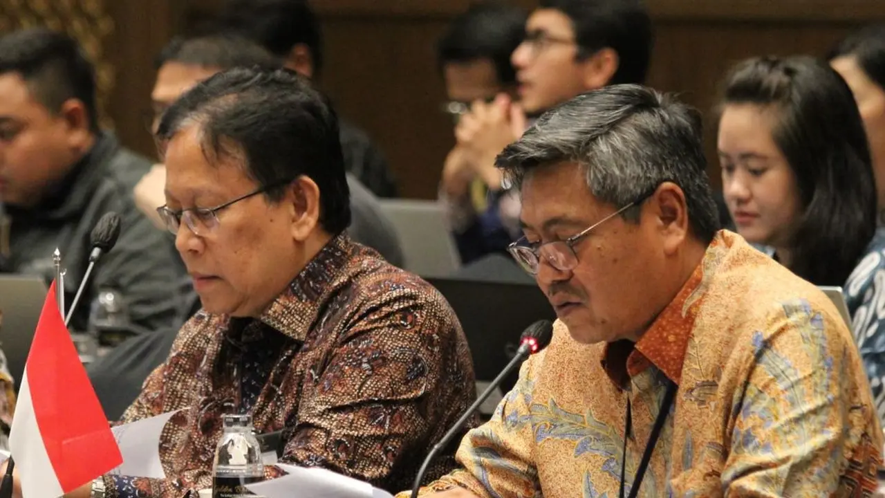 Plt. Direktur Jenderal Industri Logam, Mesin, Alat Transportasi, dan Elektronika (ILMATE) Kementerian Perindustrian, Putu Juli Ardika (kanan, depan)