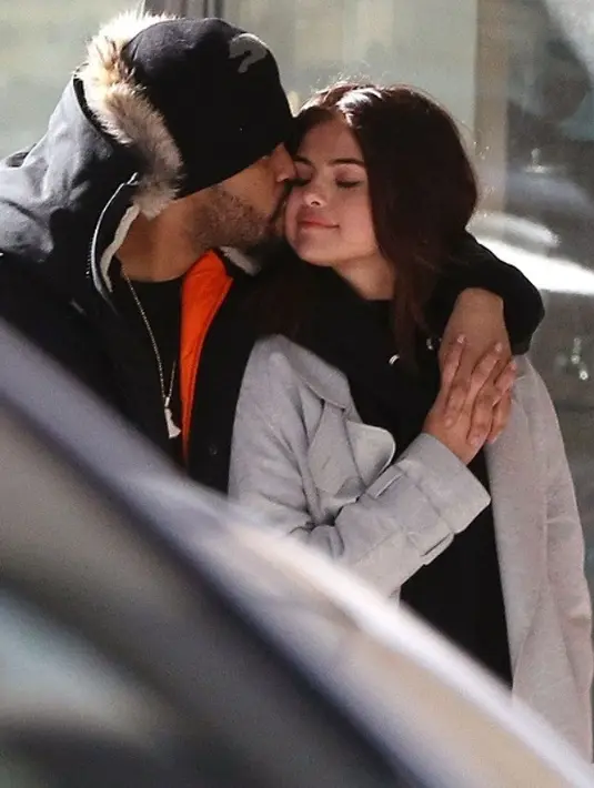 Sebelumnya, The Weeknd sendiri mengencani Selena Gomez. (BollywoodLife)