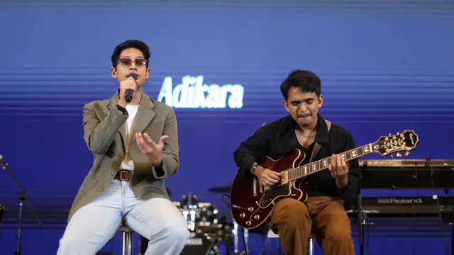 Adikara menutup Fimela Day 2024 hari pertama. [Adrian Putra/Fimela]