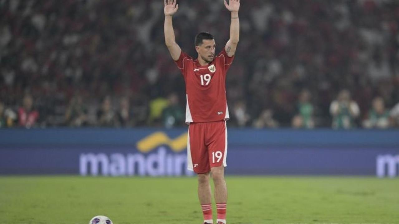 FIFA Jatuhkan Sanksi Berat: Thom Haye dan Shayne Pattynama Absen 4 Laga Timnas Indonesia