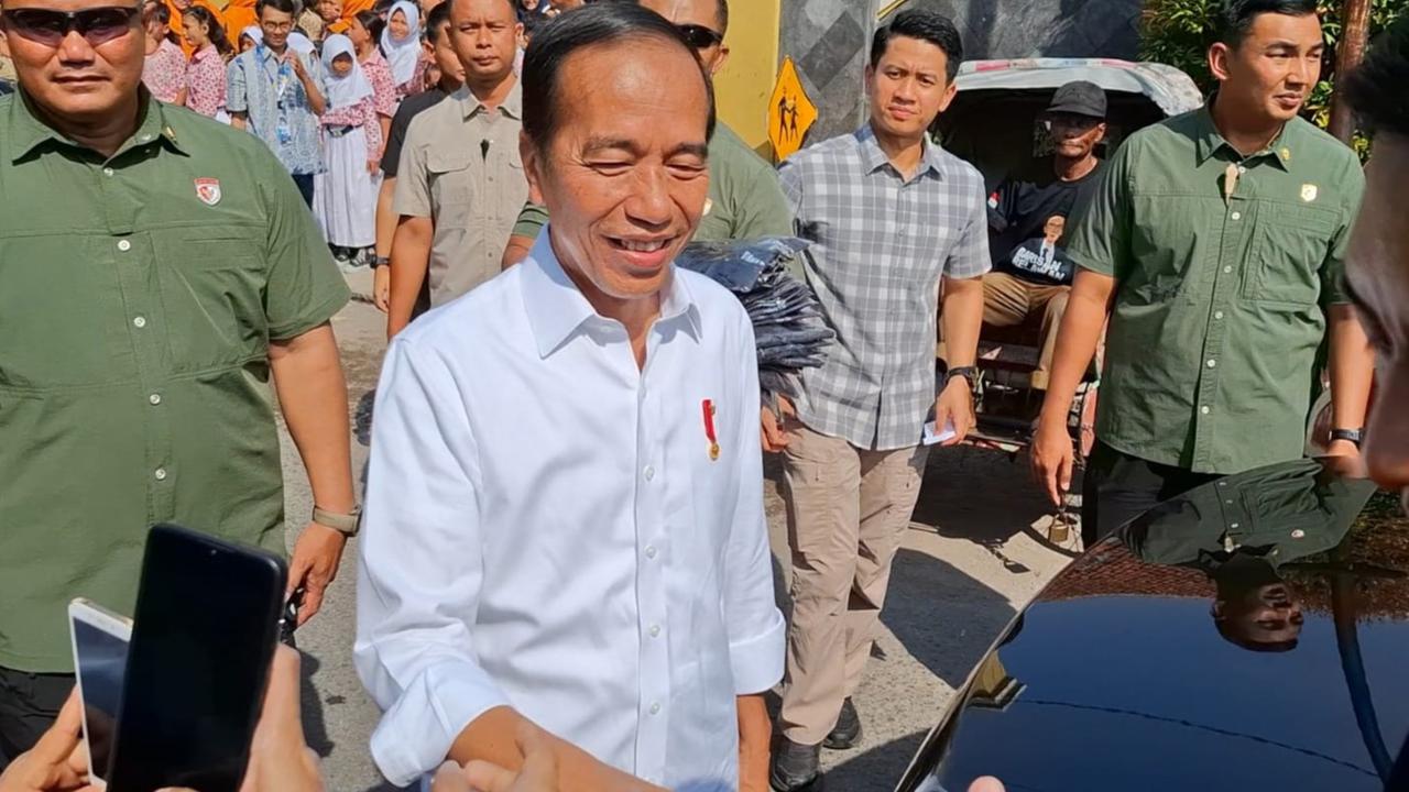 Jokowi soal 2 Anggota TNI di Lebanon Terluka karena Serangan Israel: Keadaan Perang Memang Seperti Itu