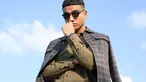 Di beberapa kesempatan, Fadly Faisal tampil formal dengan setelan jas. Penampilan kekasih Rebecca Klopper ini banjir pujian netizen. Tak sedikit orang yang mengagumi pesona Fadly saat mengenakan jas.(Liputan6.com/IG/@fadlyfsl_)