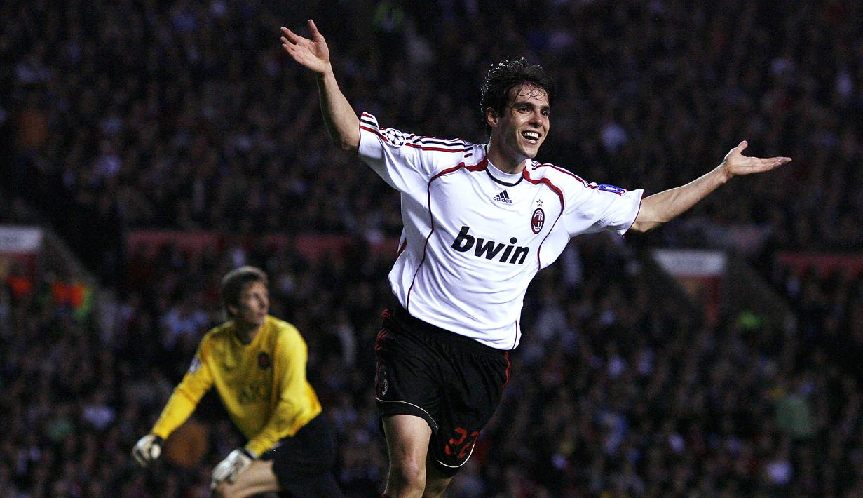AC Milan. Kaka dkk pernah 13 kali tampil di semifinal Liga Champions. Terakhir kali mereka tampil di semifinal adalah di musim 2006/2007 saat menyingkirkan Manchester United. AC Milan pun akhirnya menjadi juara usai menang 2-1 atas Liverpool di partai final. (AFP/Andrew Yates)