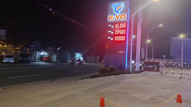 SPBU Vivo menaikkan harga BBM dengan Oktan 89 atau Revvo 89 dari sebelumnya Rp 8.900 per liter kini menjadi Rp 10.900 per liter