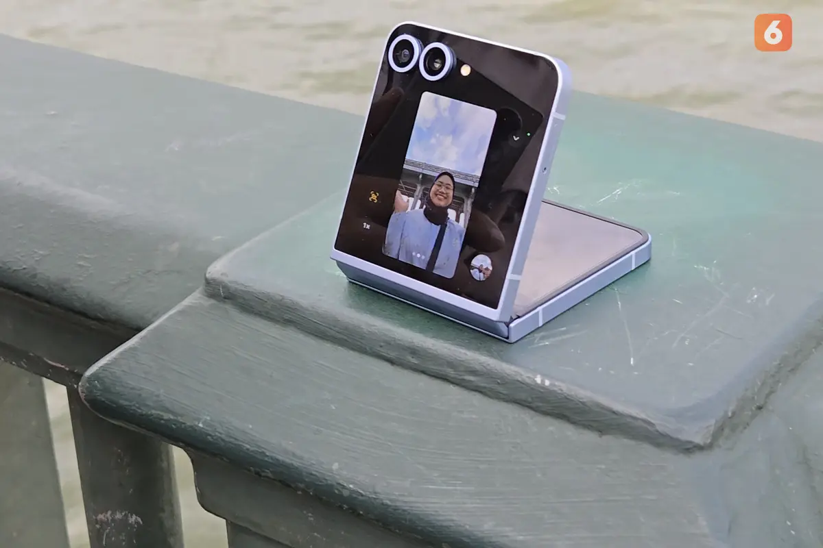 Fitur Auto Zoom di Samsung Galaxy Z Flip6