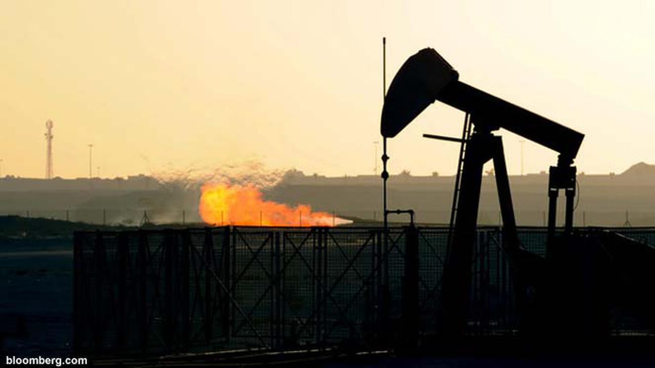 Dolar Menguat, Harga Minyak Sentuh Level US$ 50